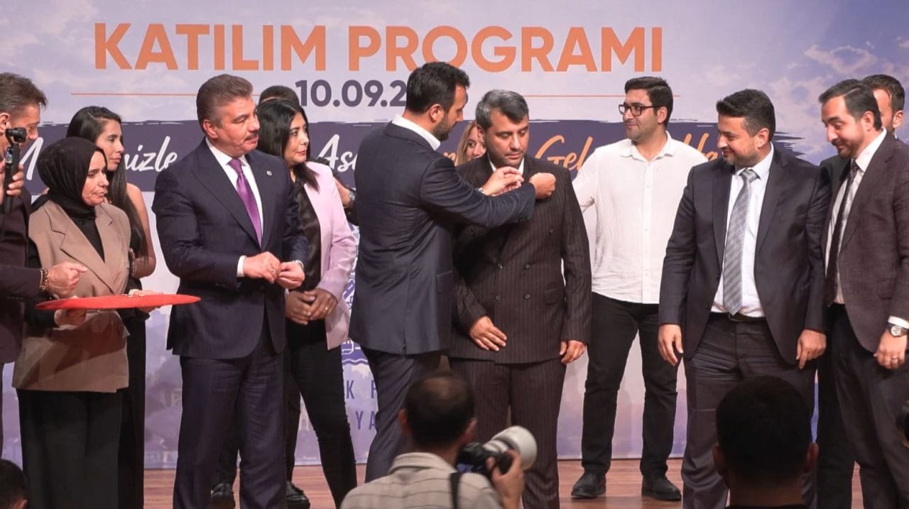 Bahçelievler Belediye Meclisi'nde CHP'li 3 üyenin AK Parti'ye katılmasıyla meclis