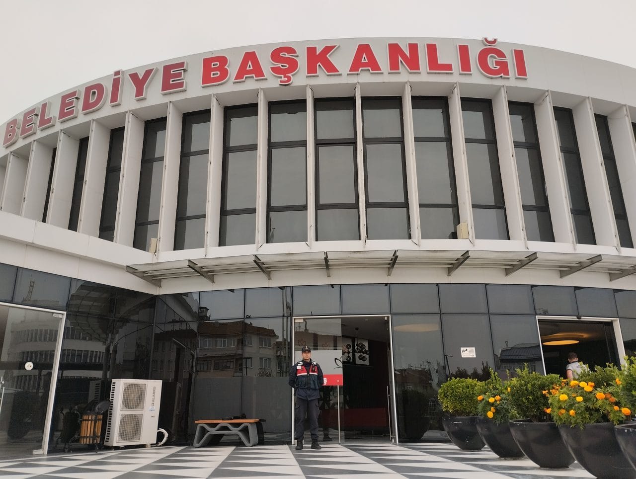 Bolu Belediyesi’nde çalışmayan çöp araçlarının çalışmış gibi gösterilerek firmaya 34