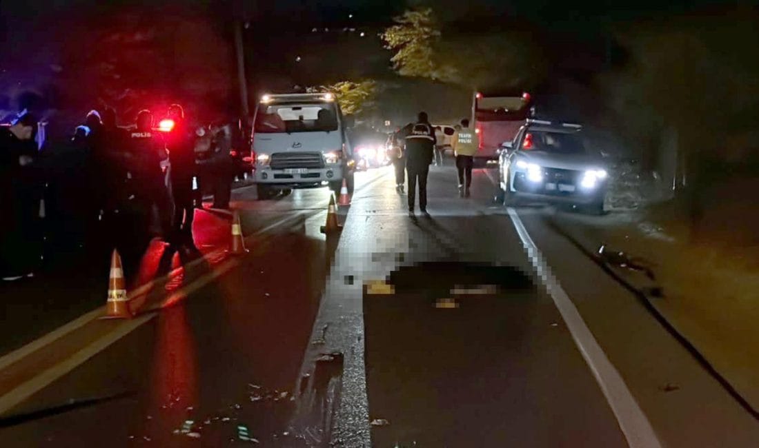 Çorlu’da Katliam Gibi Motosiklet Kazası: 19 Yaşındaki Arda Hayatını Kaybetti Tekirdağ'ın Çorlu ilçesinde kontrolden çıkan motosikletin devrilerek karşı şeride savrulması