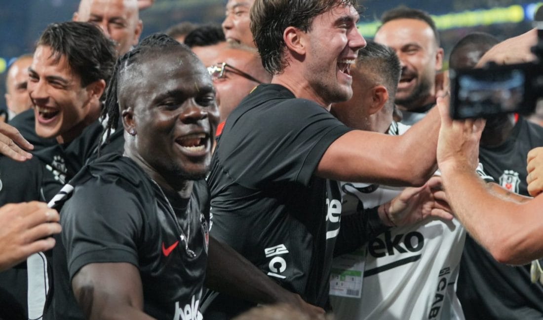Geri Dönüşün Adı Beşiktaş: Fenerbahçe Deplasmanından 2-1’lik Zaferle Dönüyor Beşiktaş, Süper Lig'in 4. haftasındaki dev derbide 1-0 geriye düştüğü