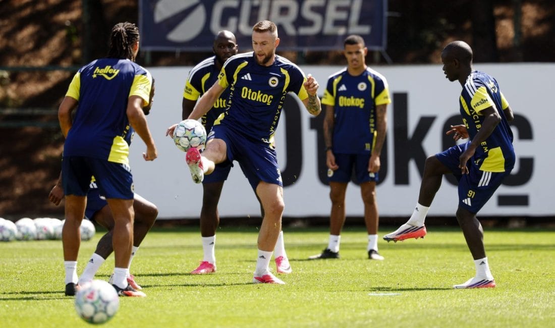 Fenerbahçe Şampiyonlar Ligi’nde Sahne Alıyor: Kadıköy’de Dev Roma Maçı Fenerbahçe, 18 yıl sonra boy gösterdiği UEFA Şampiyonlar Ligi'nin ilk