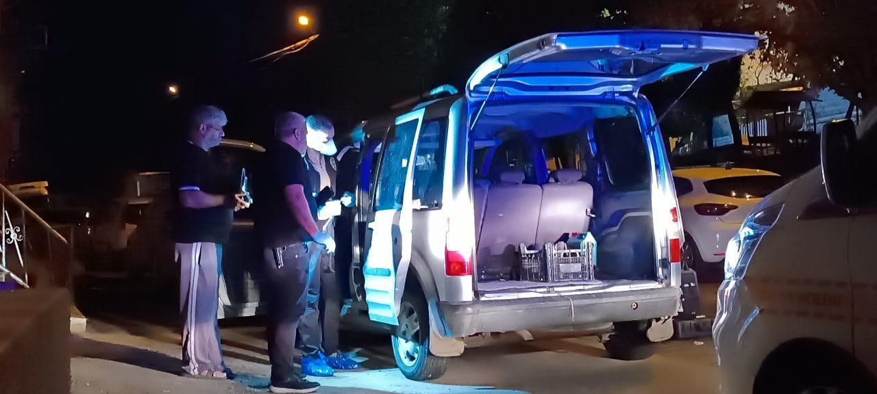 Gaziantep'te gece yarısı sokak ortasında arkadaş kavgası kanlı bitti: Bıçaklanan