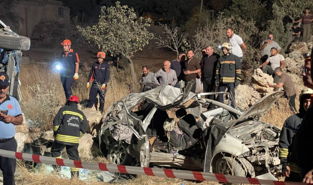 Gaziantep’te Katliam Gibi Kaza: 7 Ölü Gaziantep’te hatalı sollama faturası ağır oldu: Yolcu otobüsü ile kafa