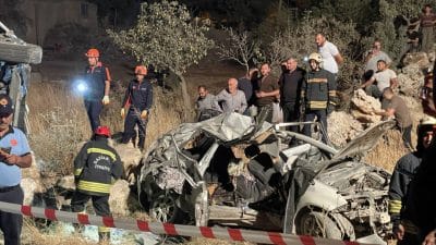 Gaziantep’te hatalı sollama faturası ağır oldu: Yolcu otobüsü ile kafa