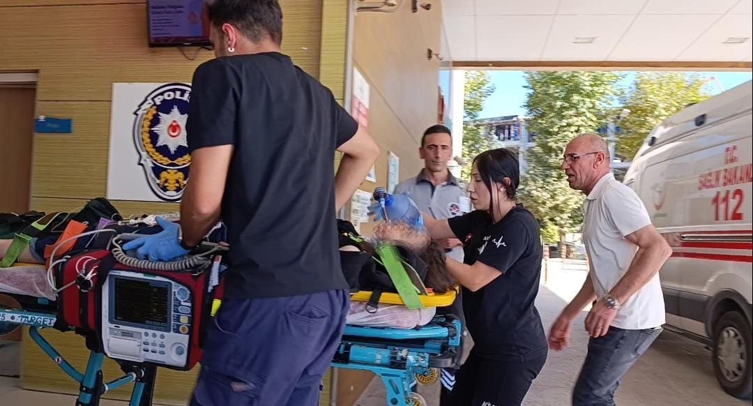Bursa’nın İnegöl ilçesinde hafif ticari aracın çarpması sonucu ağır yaralanan