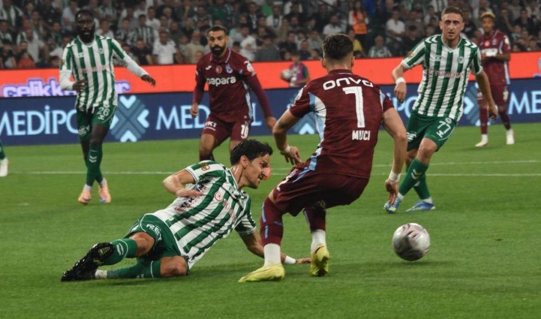 Konyaspor Sezonun İlk Galibiyetini Trabzonspor Karşısında Aldı Trendyol Süper Lig'in 5. haftasında Konyaspor, 2. dakikada Rajmund Tóth'un