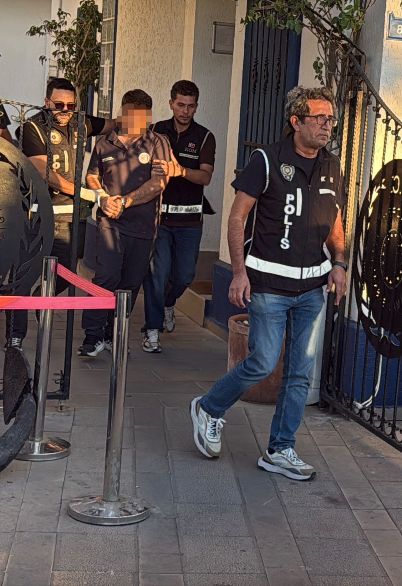 Bodrum Bölge Liman Başkanı T.A., lüks yat geçişleri karşılığında rüşvet