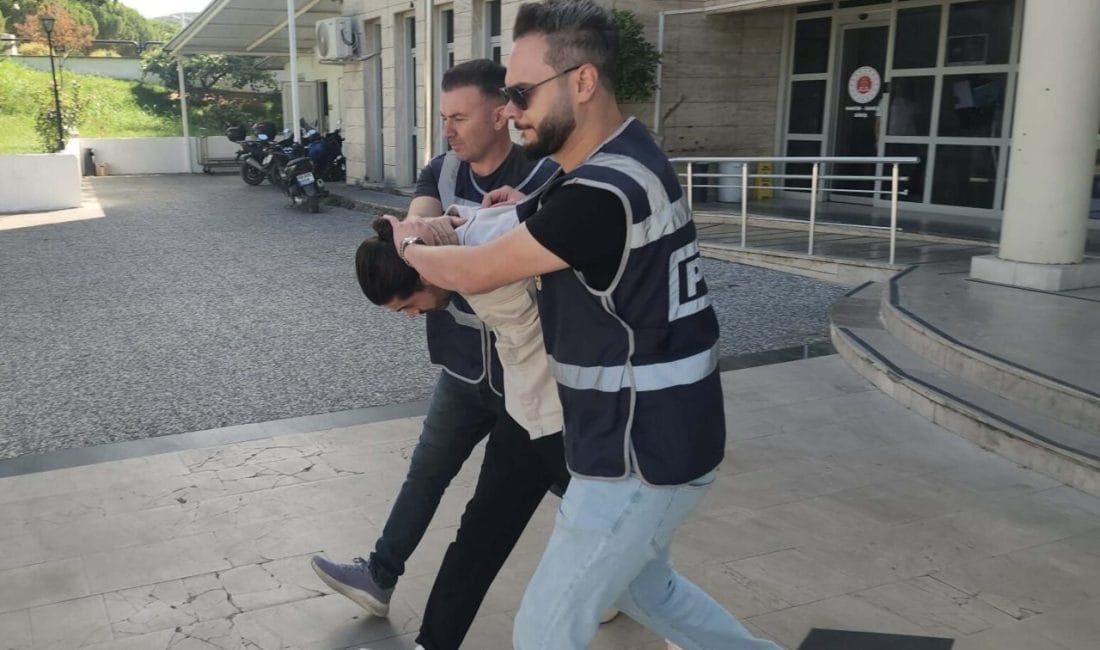 Muğla'da bir ilkokulun bahçesindeki Atatürk büstünü söküp götüren 26 yaşındaki