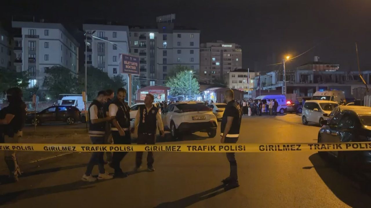 Sultanbeyli'de terör saldırısı planlayan DEAŞ bağlantılı Berkan Ç., polis ekiplerine