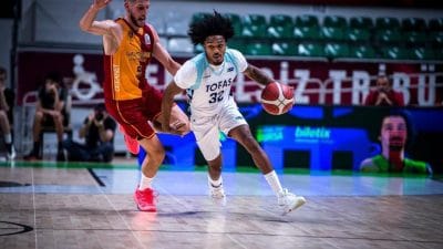 TOFAŞ Son Çeyrekte Açıldı: Galatasaray’ı 81-76 Mağlup Edip Turnuvayı Birinci Bitirdi Bursa'da düzenlenen Cevat Soydaş Basketbol Turnuvası finalinde müthiş bir geri