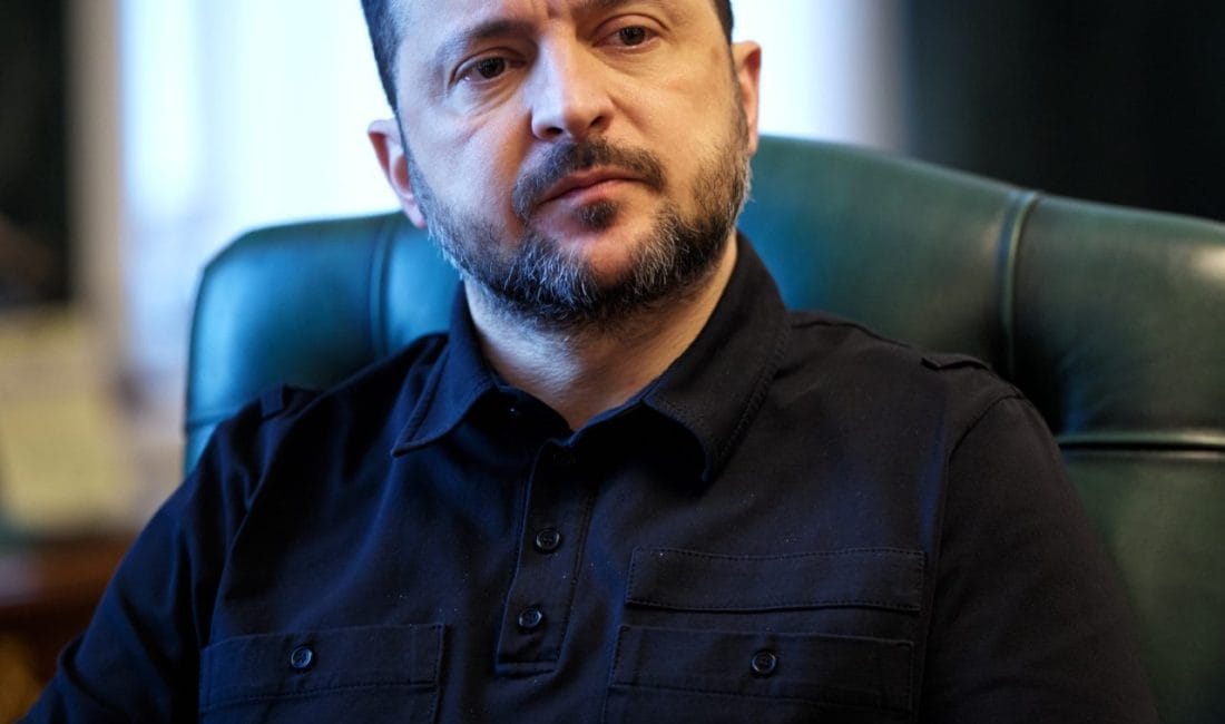 Ukrayna Lideri Zelenskiy’den Türkiye Mesajı: Barış İçin Üçlü Zirve Masada Ukrayna Lideri Zelenskiy, Türkevi'nde Cumhurbaşkanı Erdoğan ile yaptığı görüşmenin ardından,