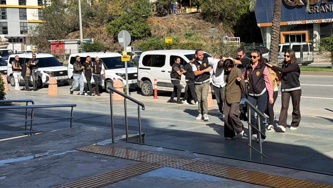 Antalya'nın Alanya ilçesinde bir kişinin dağlık alana kaçırılarak 15 milyon