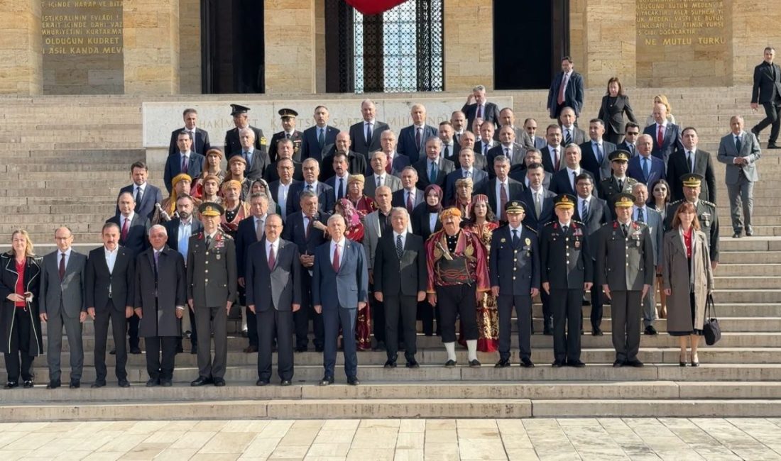 Ankara'nın başkent ilan edilişinin 103'üncü yılında Anıtkabir ve İlk Meclis'te