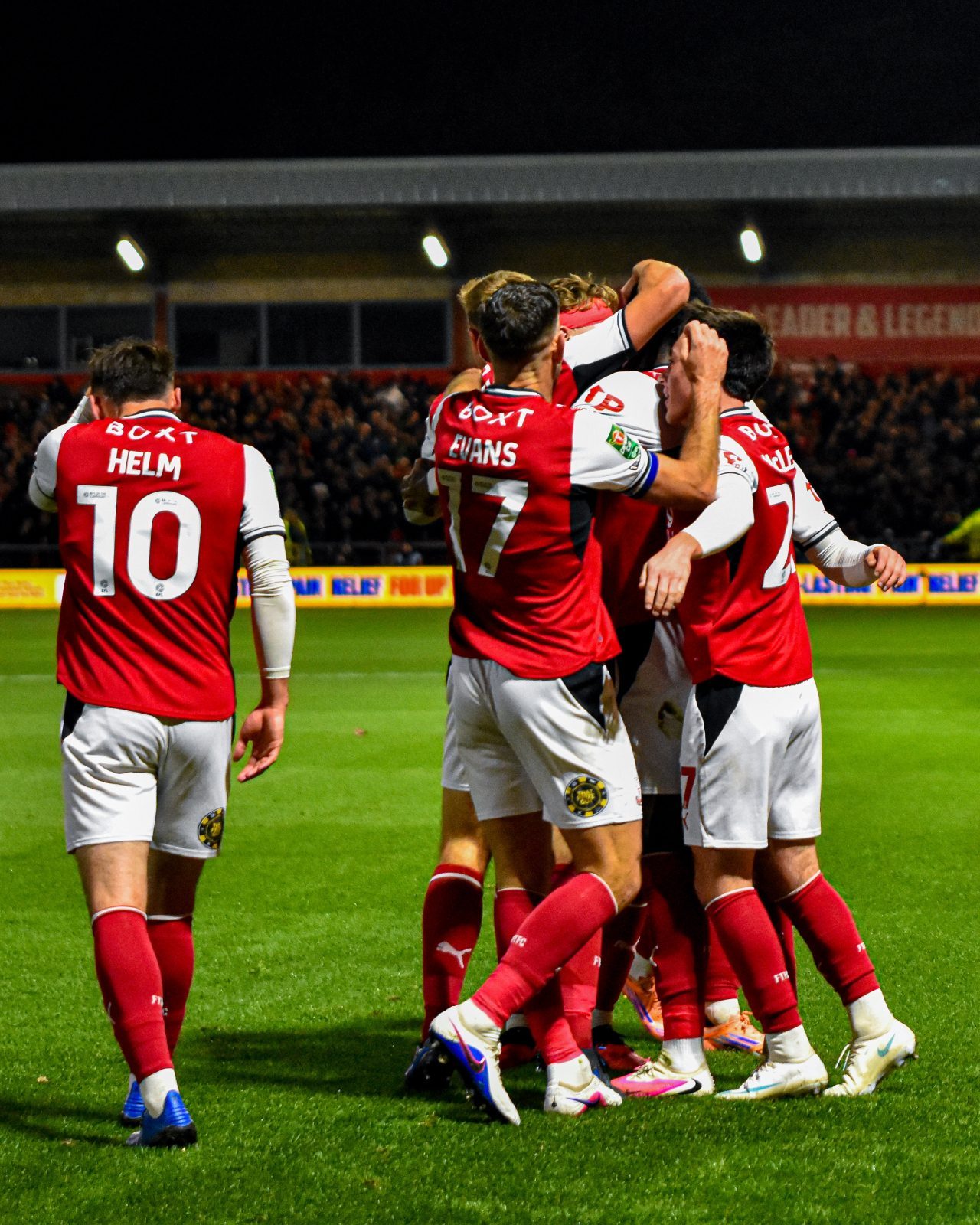 Fleetwood Town, Arsenal’i seri penaltı atışlarında 5-3 mağlup ederek tarihinde