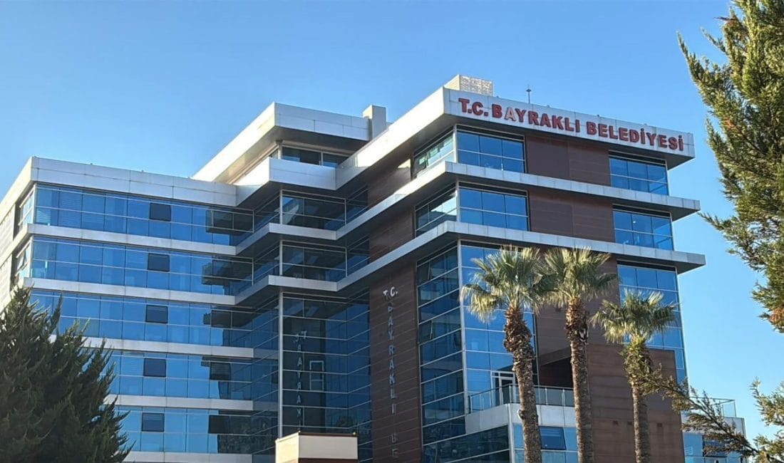 Bayraklı Belediyesi’ne operasyon: Eski başkan dahil 45 kişi gözaltında Bayraklı Belediyesi’ne yönelik soruşturmada 48 kişi hakkında gözaltı kararı verilirken,