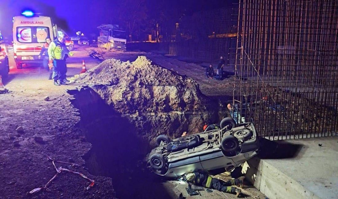 Seyitgazi’de yol çalışması için açılan çukura düşerek ters dönen otomobilde