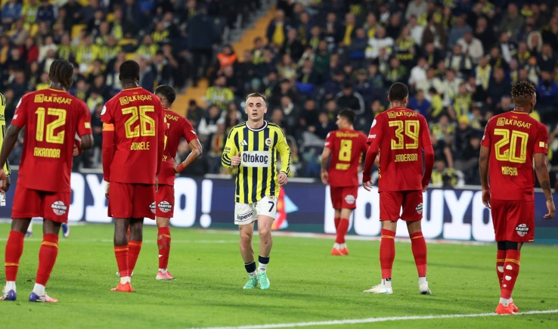 Fenerbahçe öne geçti, Göztepe geri döndü: Kadıköy’de tribünlerden tepki İlk yarıyı önde kapatan Fenerbahçe, Göztepe’nin ikinci yarıda bulduğu iki