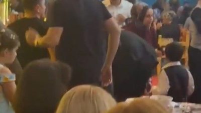 Beylikdüzü’nde şarkı söylerken rahatsızlanan Hakkı Bulut, sağlık ekiplerinin ilk müdahalesinin