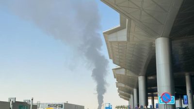 Husilerin askerî sözcüsü Yahya Seri, Riyad’daki havalimanını balistik füzeyle, petrol