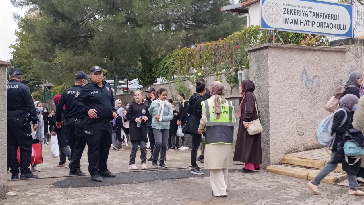 Kahramanmaraş'ta bir ortaokulda yayılan kimyasal madde şüphesi taşıyan koku nedeniyle