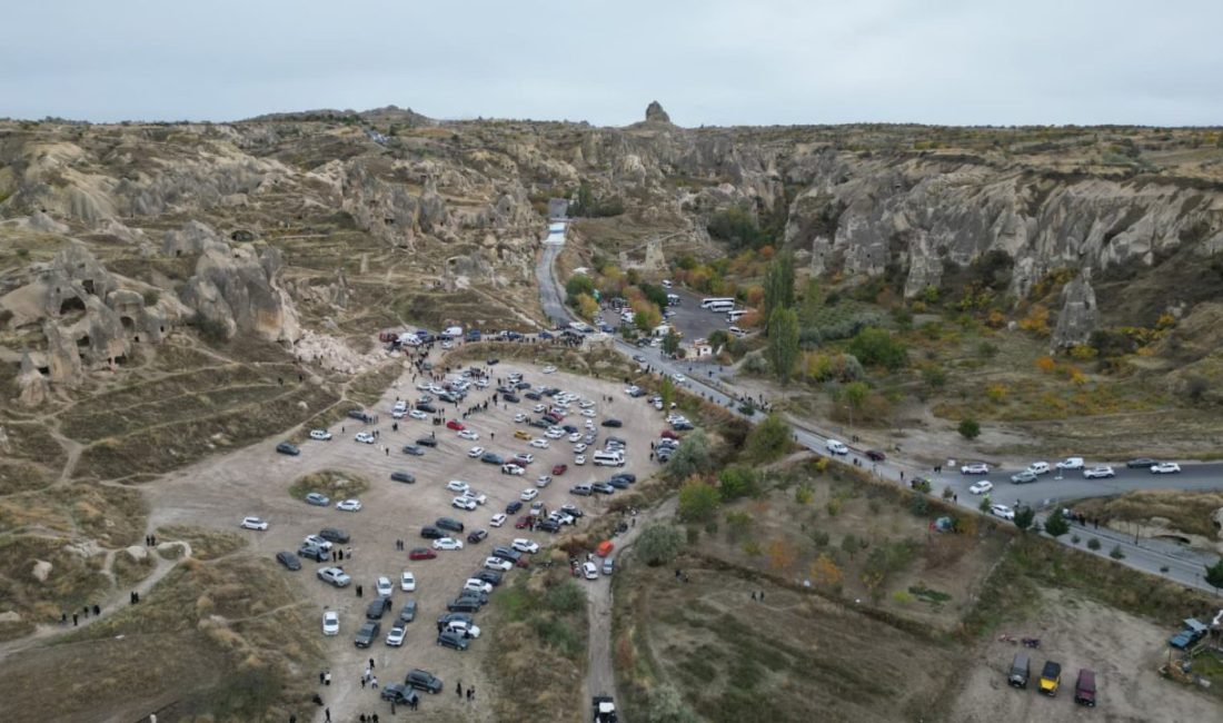 Kapadokya’da kaya düşmesinde ölü sayısı 3’e yükseldi Göreme Açık Hava Müzesi’nin giriş kapısı yakınında peribacasından kopan kayalar