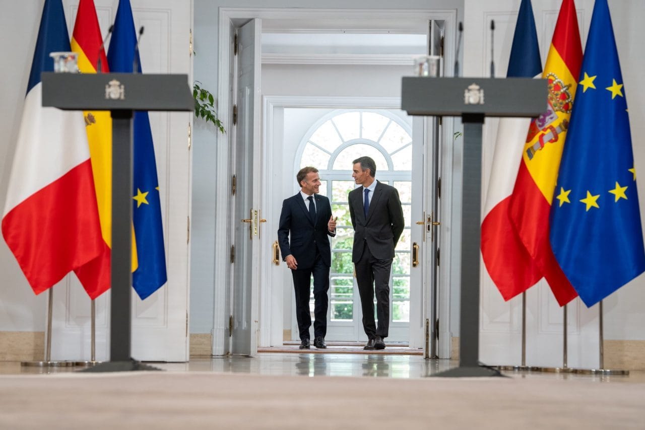 Macron’un İngiltere’ye verdiği “Tekrar hoş geldiniz” mesajı, Brexit sonrasında Londra-Brüksel