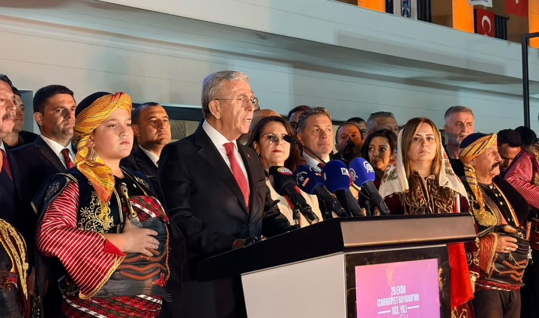 Mansur Yavaş: Makamlar geçici, ilkeler kalıcıdır Mansur Yavaş, Cumhuriyet’in 103’üncü yılı kutlamalarında sandıkla verilen yetkiyi milletin