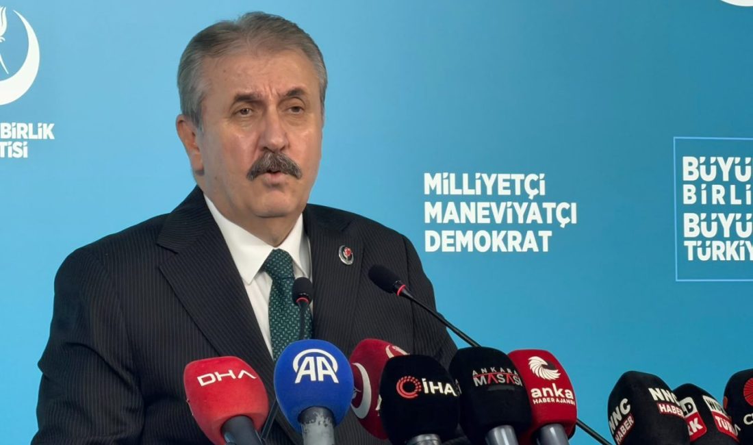 Mustafa Destici’den Azerbaycan’a Çağrı: Türkiye’nin Yaşadığı Bedelleri Ödemeyin BBP Genel Başkanı Mustafa Destici, Azerbaycan'daki başörtüsü tartışmalarına ilişkin öğrencilerin