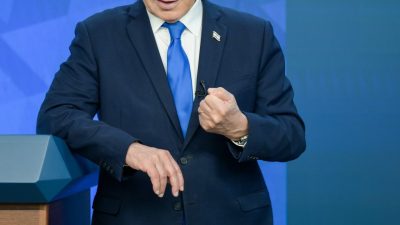 İsrail Başbakanı Binyamin Netanyahu, yeni güvenlik doktrininde İran'daki yönetimin devrilmesini