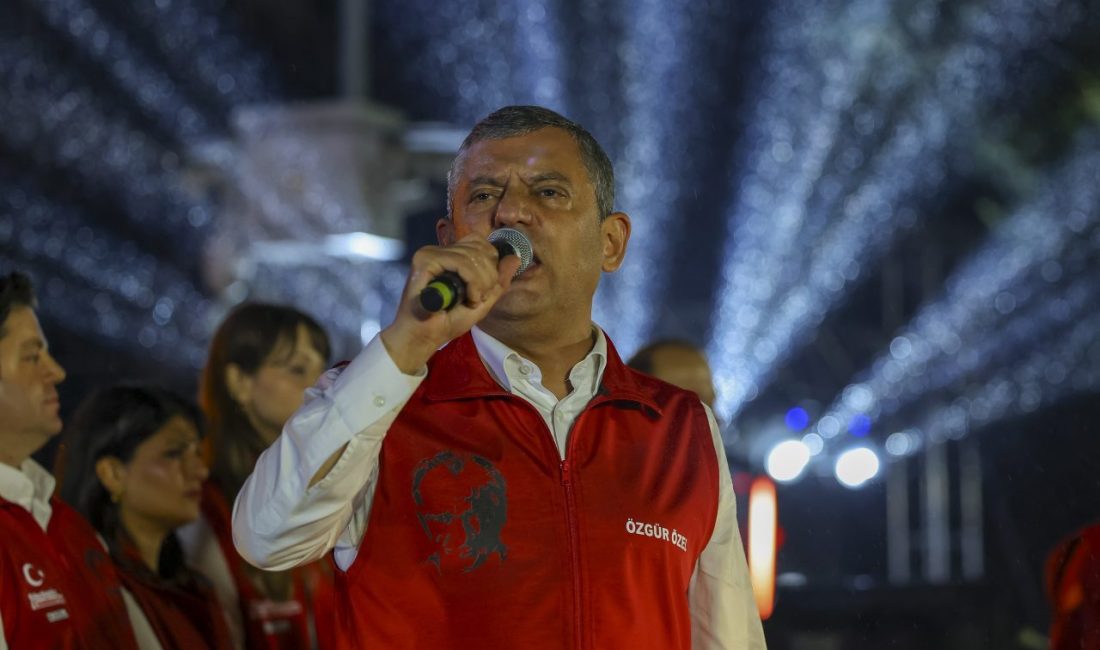 Özgür Özel: Cumhuriyet, 86 milyonun evidir Özgür Özel, Kadıköy’deki Cumhuriyet Bayramı kutlamalarında Cumhuriyet’i 86 milyonun ortak