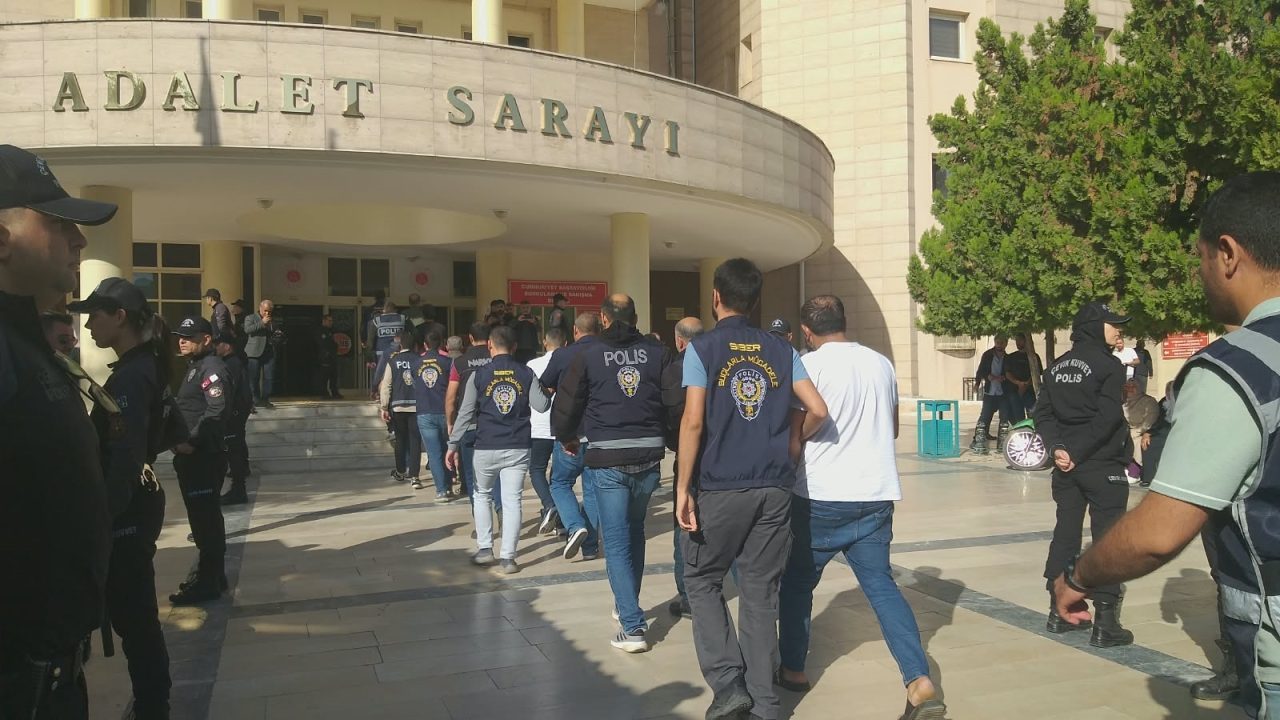 Şanlıurfa merkezli yasa dışı bahis operasyonunda 22 şüpheli adliyeye sevk