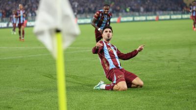 Trabzonspor, Süper Lig'in sekizinci haftasında Beşiktaş'ı sahasında 2-0 mağlup etti.