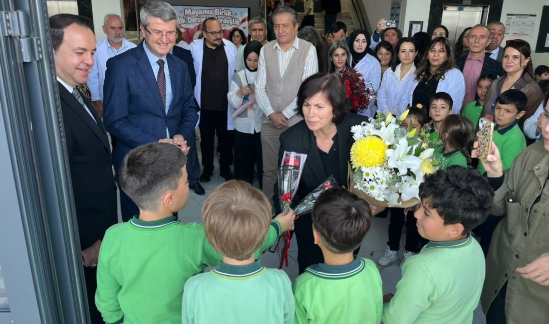Zonguldak'ta 44 yıllık öğretmenlik yaşamının 40 yılını Bahçelievler İlkokulu'nda geçiren