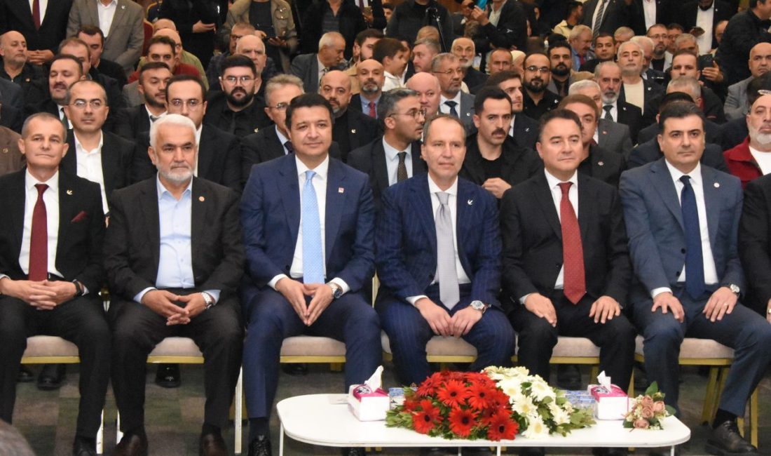 Konya’daki 100’üncü doğum yılı anmasında farklı siyasi partilerin temsilcileri, Necmettin